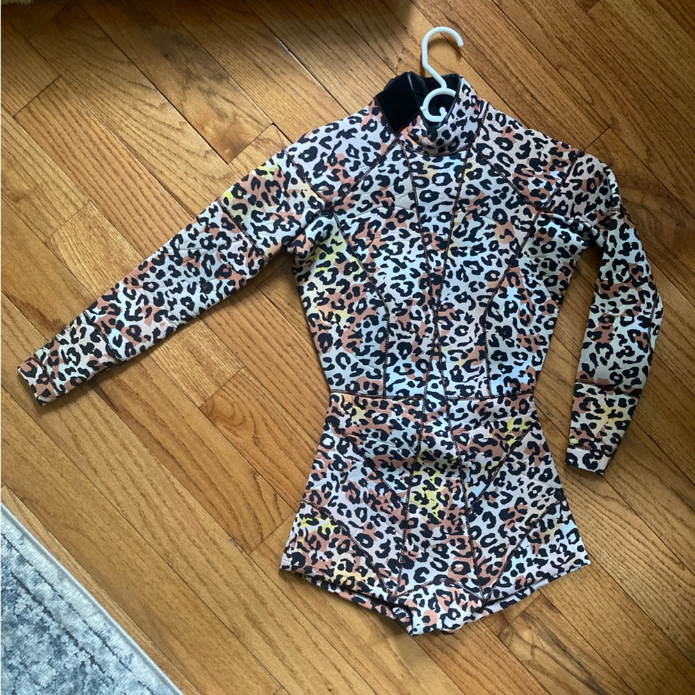 🐆 (Rare) Cynthia Rowley Leopard Print Wet Suit | XS | NWT 🐆